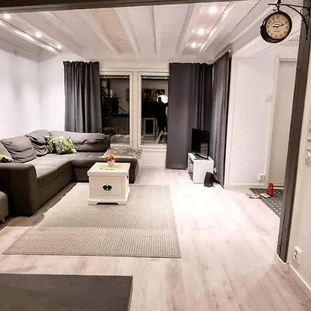 Elegantti Laehellae Kuusamon Keskustaa